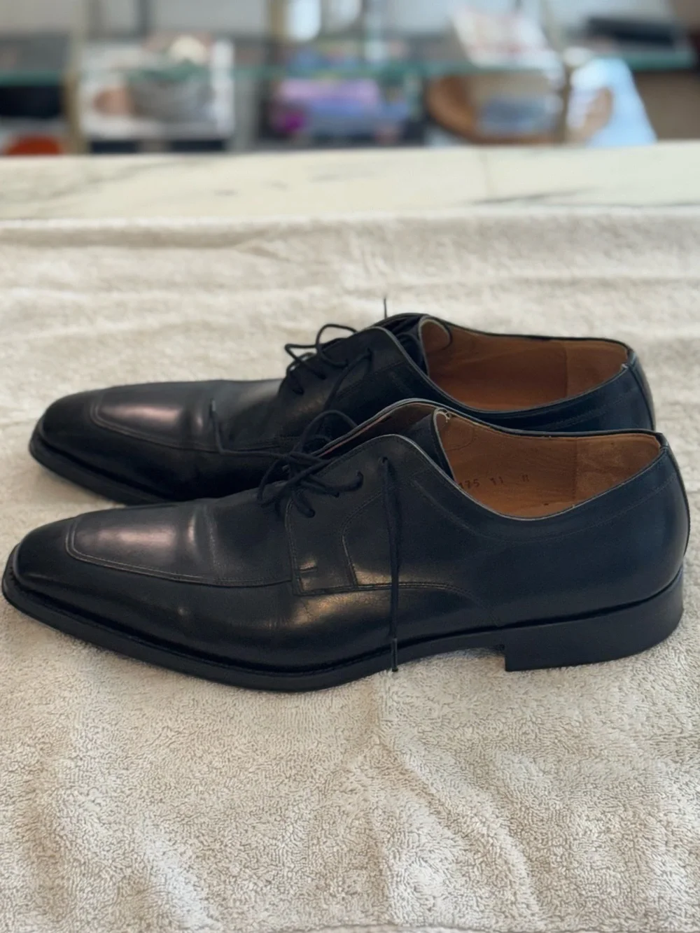 Magnanni Black Leather Derby Shoes